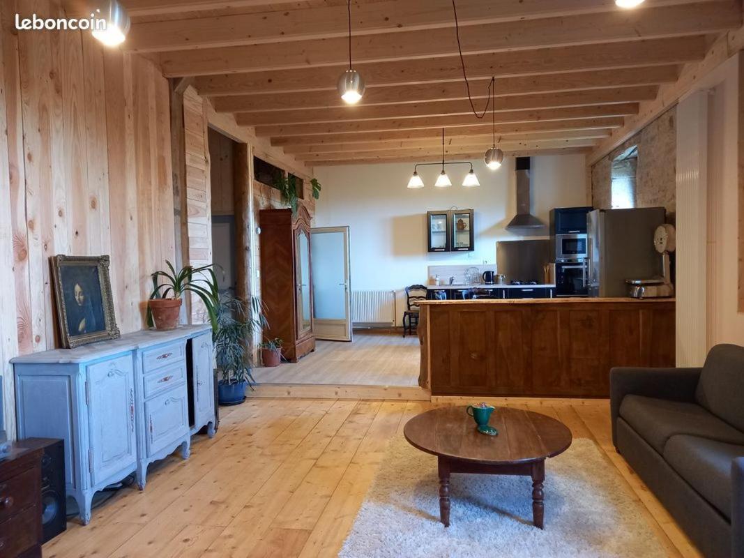 Appartement De Charme Dans Une Maison Isolee Presilly  Kültér fotó